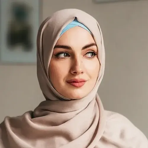 العميلة أمل